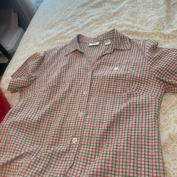 Cute boxy short sleeved button up shirt - Picture 4 of 7